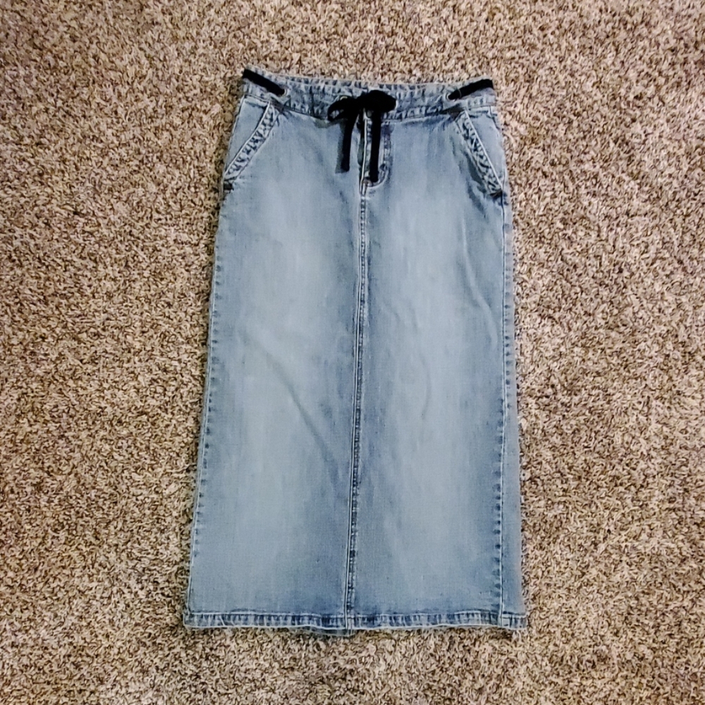Old Navy long stretch denim skirt size 6 EUC